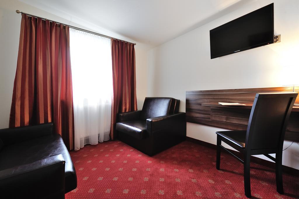 Hotel Centrum Sosnowiec Bilik gambar