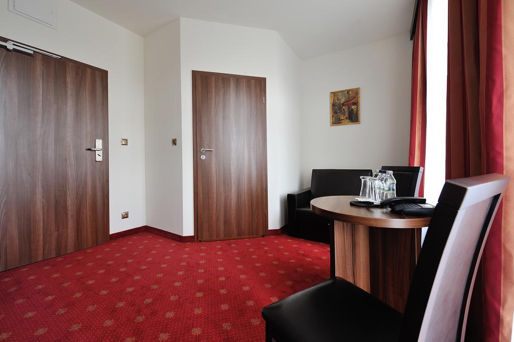 Hotel Centrum Sosnowiec Bilik gambar