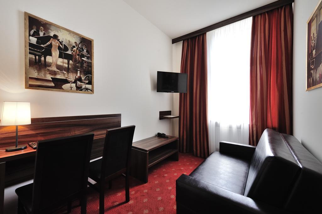 Hotel Centrum Sosnowiec Bilik gambar