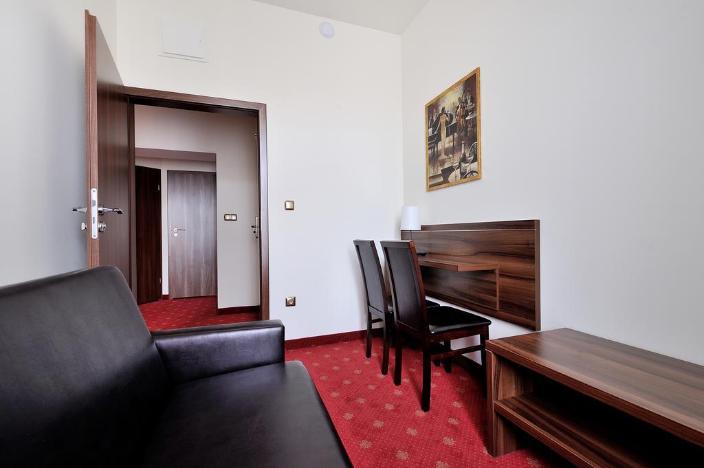 Hotel Centrum Sosnowiec Bilik gambar
